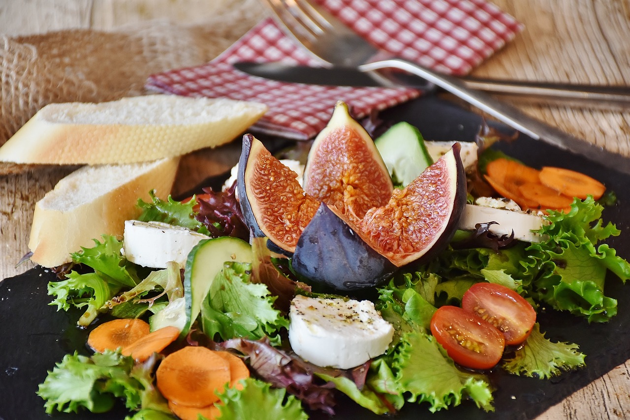 Fig Salad with nuts